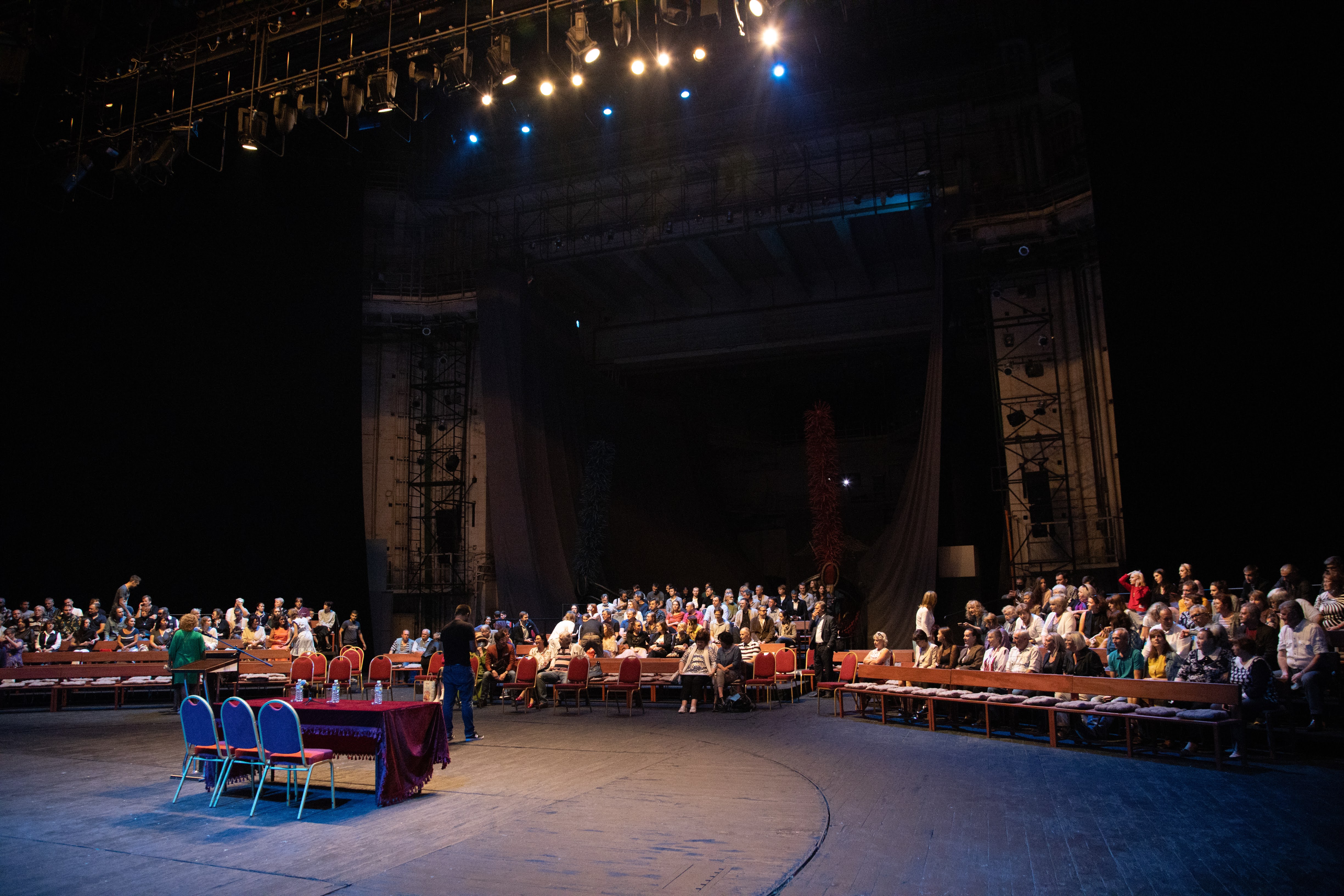 24 августа на сцене Большого зала Театра Армии прошел сбор коллектива.