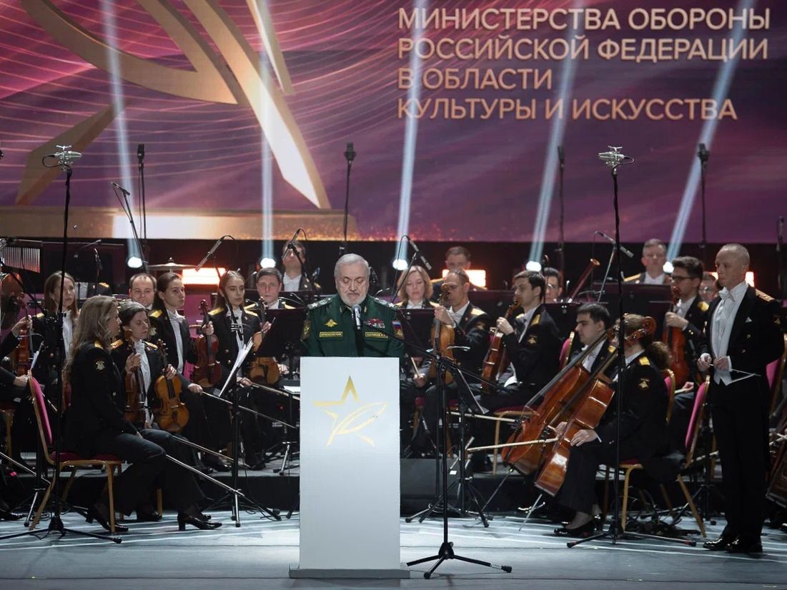 Первый заместитель Министра обороны Российской Федерации вручил награды лауреатам премии в области культуры и искусства