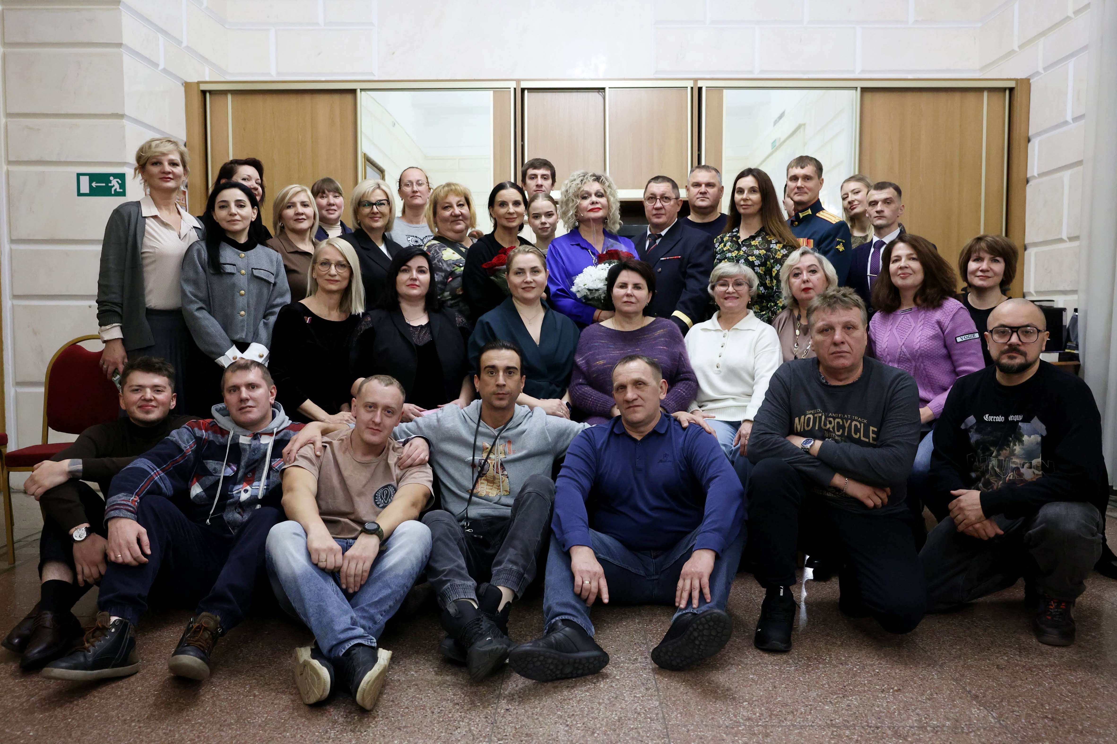 «Клуб своих» поздравил артистов Театра Армии с юбилейным спектаклем «Леди на день»