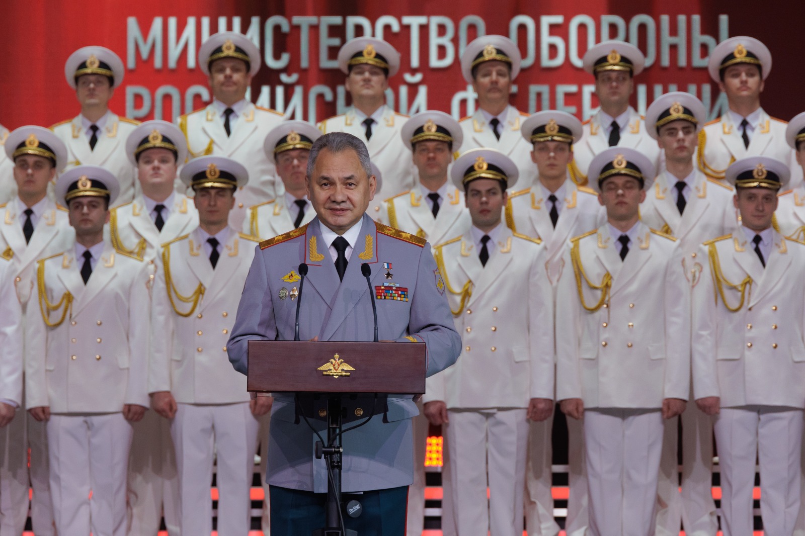Сергей Шойгу поздравил женщин-военнослужащих с наступающим 8 марта 